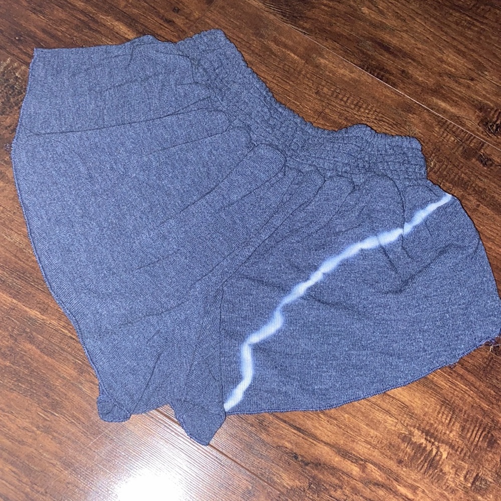 Shorts - Picture 2 of 3